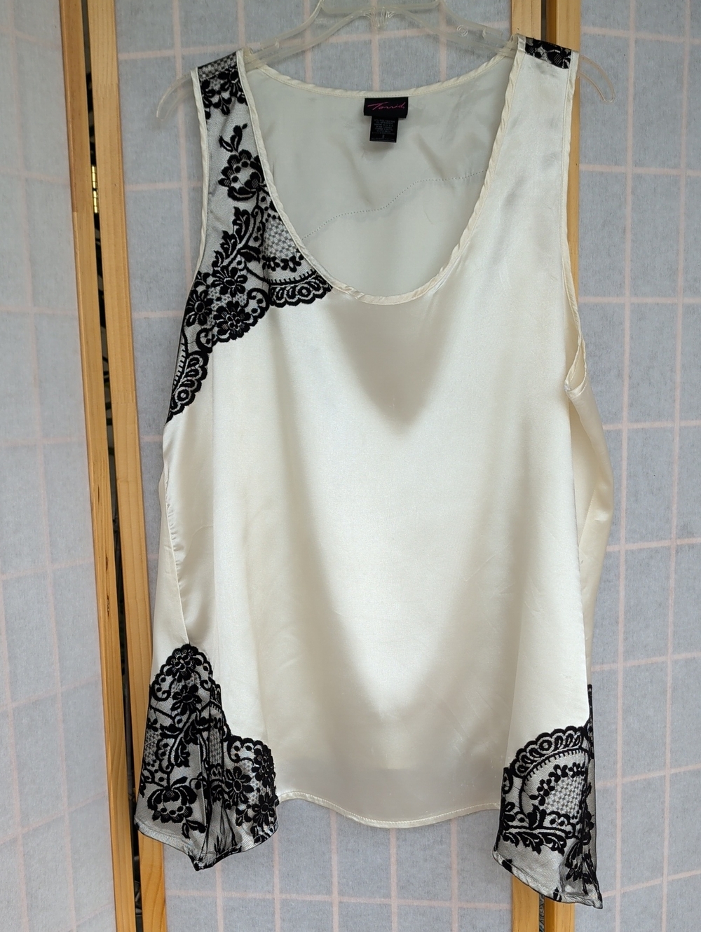 torrid Ivory Satin Camisole with Black Lace Trim Versatile Resort Day To Evening